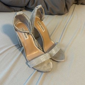 STEVE MADDEN Diamond stud heels